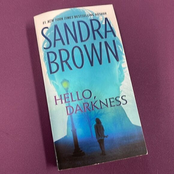 Hello, Darkness - Sandra Brown - Picture 2 of 6
